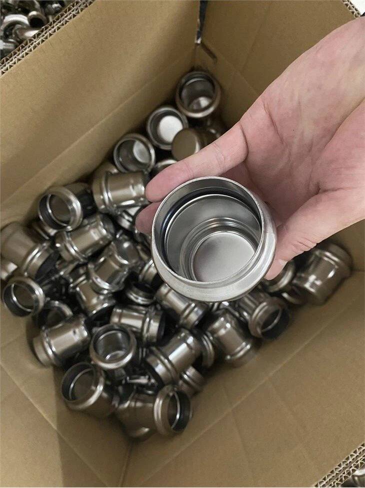 Roestvrijstalen persdop